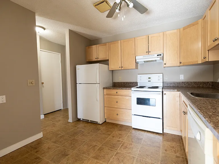505 3rd Ave SE — Photo 7