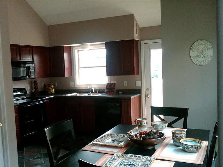 3189 Sweet Clover Ln — Photo 9