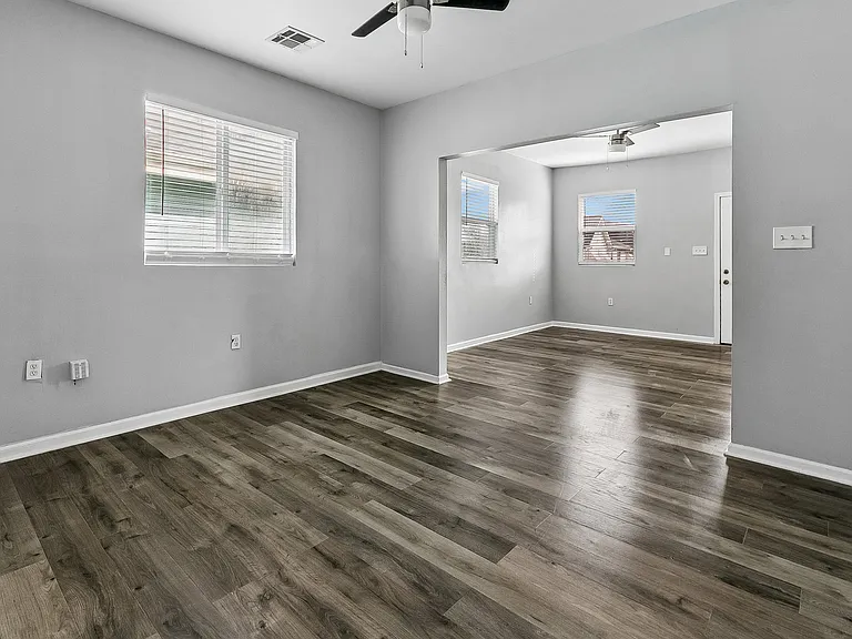 3540 Clermont Dr — Photo 5