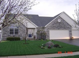 7916 Royal Hampton Ln, Waterville, OH 43566