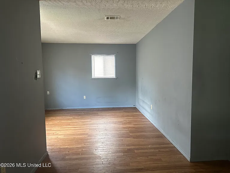 3655 Horton St — Photo 10