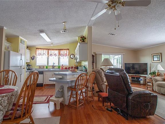 4th image of 1417 County Dr