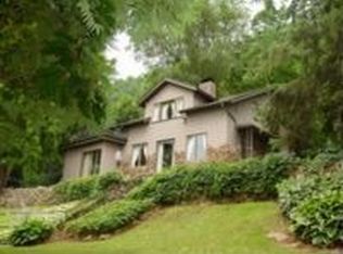 69 E Lake Blvd, Winona, MN 55987