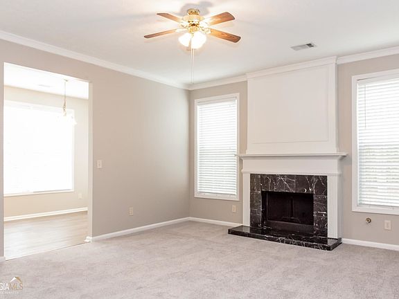 3rd image of 285 Lazy Willow Ln