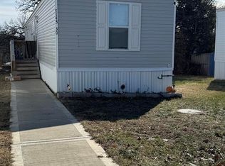 7143 Forest Dr, Kansas City, KS 66106