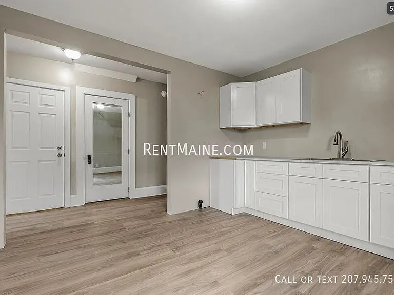 38 Jefferson St #2 — Photo 4