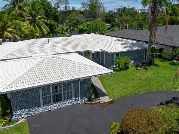 19885 NE 22nd Avenue, Miami, FL 33180