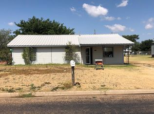 2213 Galveston St, Plainview, TX 79072