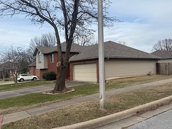 3rd image of 3444 S Briarwood Court