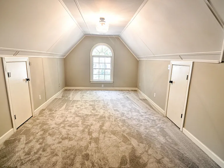 2068 Carriage Way — Photo 16