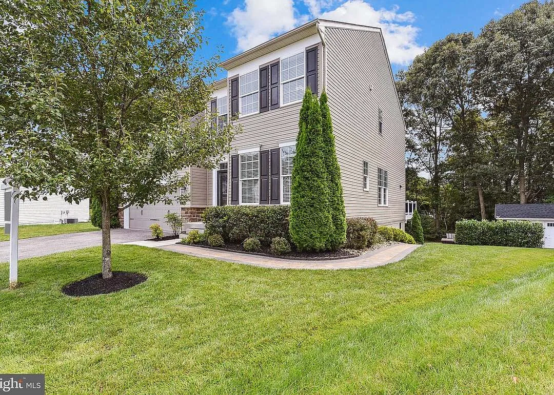 5 bed, 3.5 bath, 3128 sqft, $4,500 — Photo 3