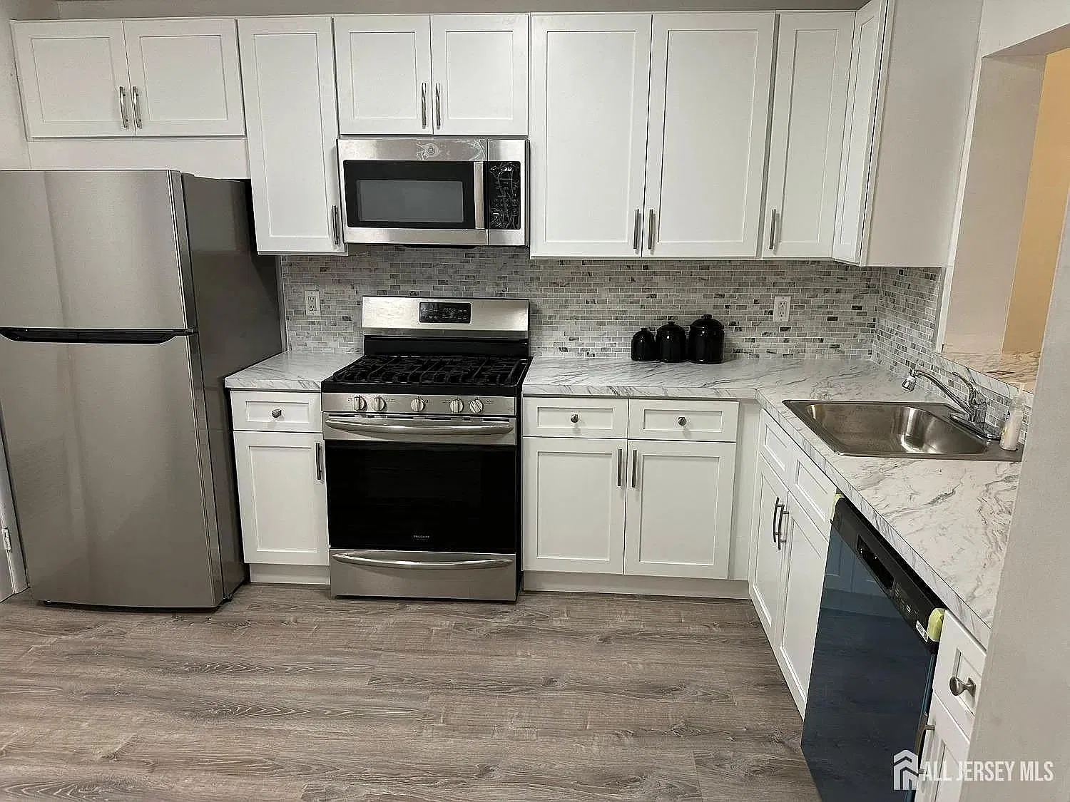 2 bed, 2.5 bath, 1332 sqft, $2,500 — Photo 1