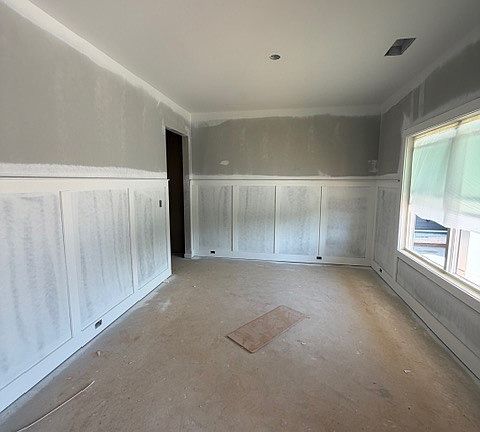 3rd image of 134 Woodford Dr