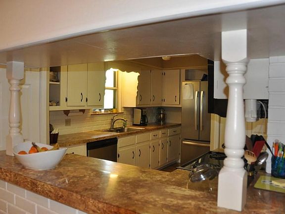 5th image of 343 Sharron Dr