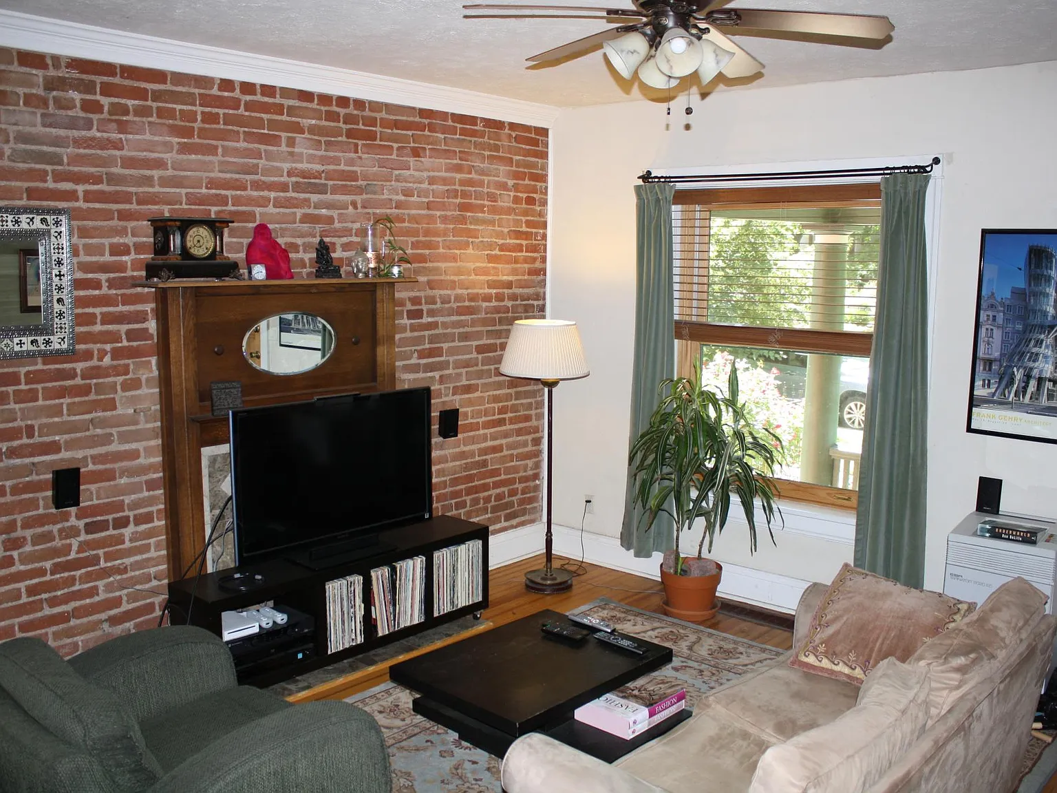 3 bed, 1328 sqft, $2,900 — Photo 2