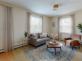 10 Langdon Street - P, Madison, WI 53703