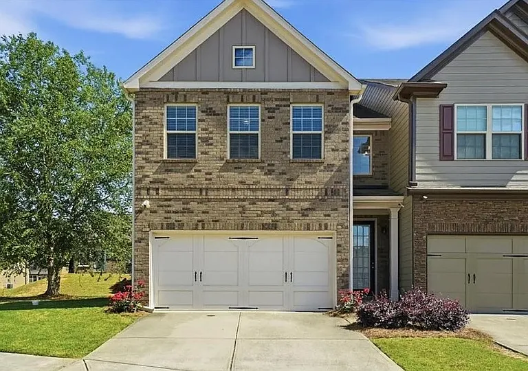 2375 Bellyard Dr — Photo 2