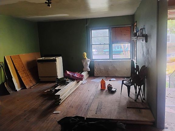 3rd image of 2418 Grand Ave