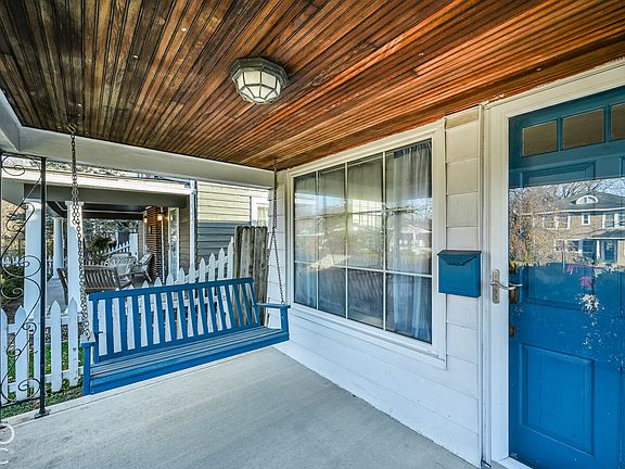 4th image of 301 N Ridgeview Dr