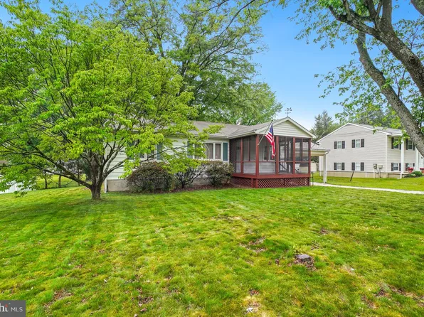 1403 Disney Rd, Severn, MD 21144