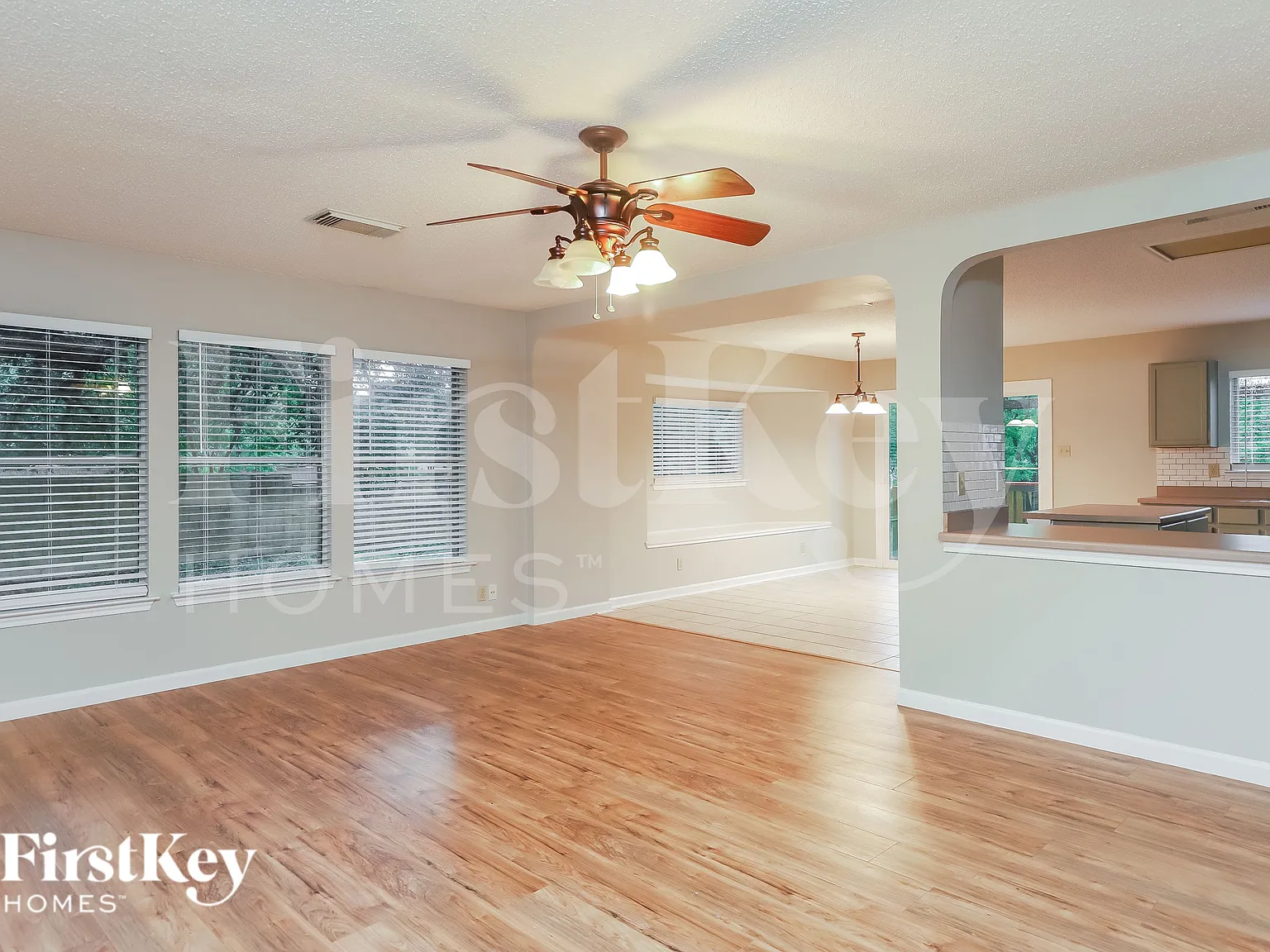 3 bed, 2.0 bath, 1566 sqft, $2,200 — Photo 4