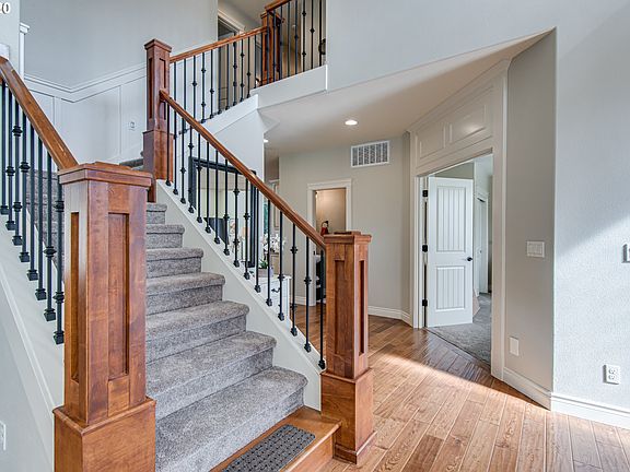 2nd image of 211 Misty Ln