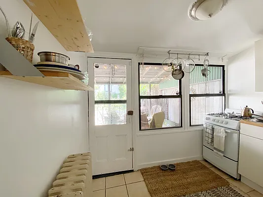 Rented by Zone Corp | media 17