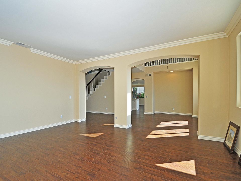 2nd image of 578 Paseo Burga