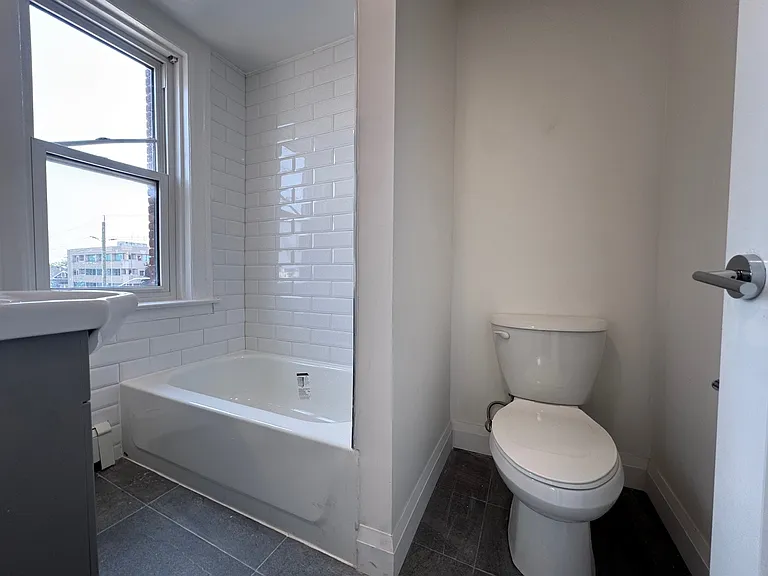 74 Shepherd St W #9 — Photo 9