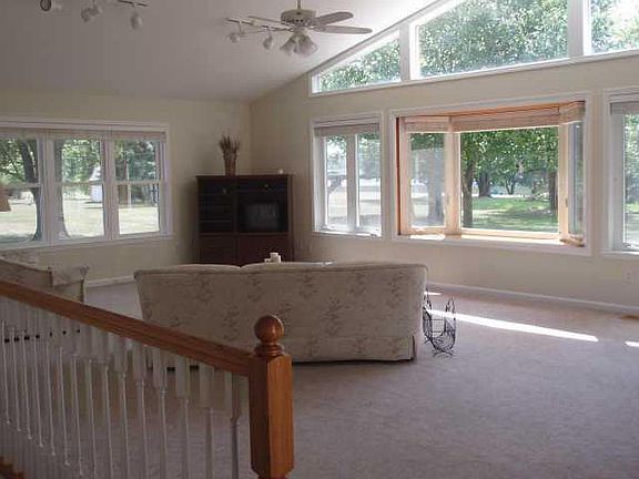 2nd image of 436 Fox Cir W