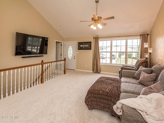 3rd image of 1810 Leeds Dr