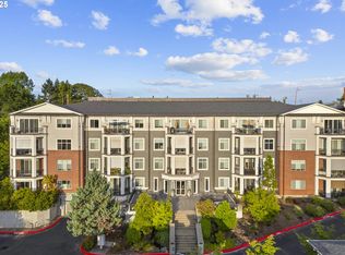 196 SE Spokane St APT 110, Portland, OR