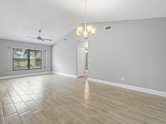 5th image of 106 SW Airview Avenue