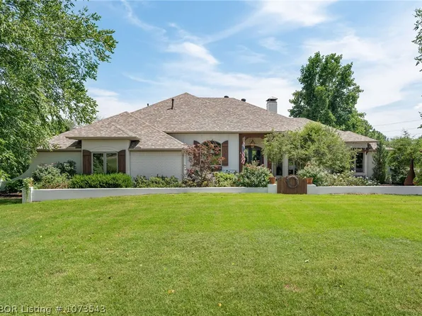 2526 Dolan Way, Fort Smith, AR 72916
