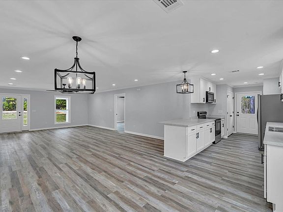 5th image of 1217 Flathead Rd