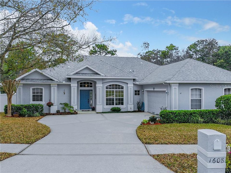 1st image of 1608 Carillon Park Dr