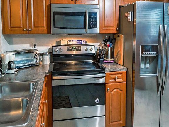 5th image of 2212 NW 9th Ct