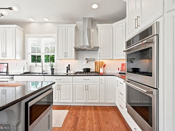 5th image of 322 Waynebrook Dr