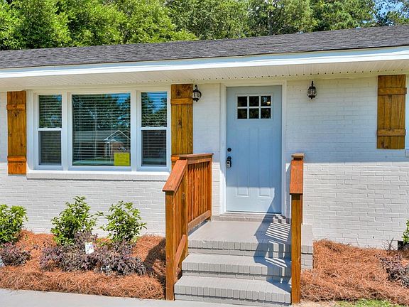 2nd image of 105 Thomas Dr