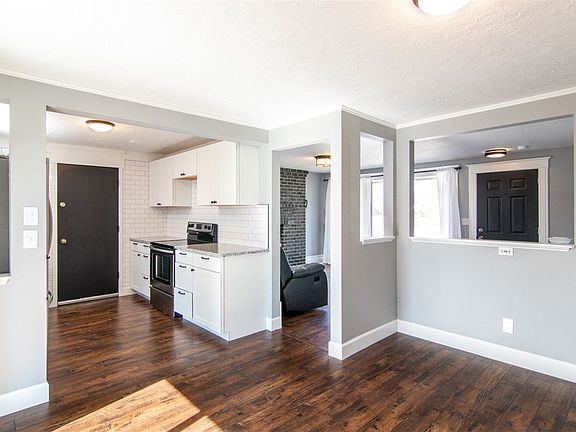 5th image of 14706 E Alki Ave