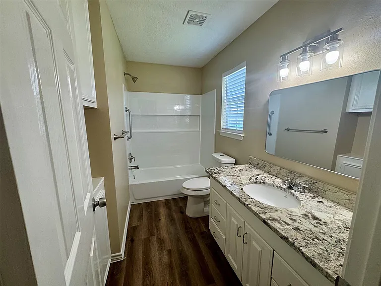 1592 Dr Martin Luther King Dr — Photo 15