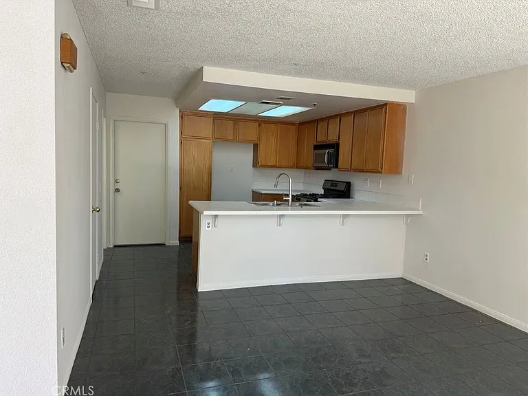 11829 Aurora Ct — Photo 7