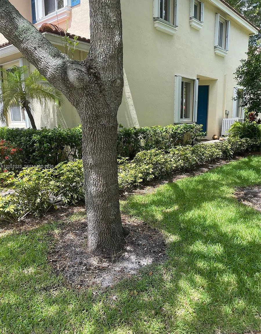 Quantum Park Townhomes — Photo 2