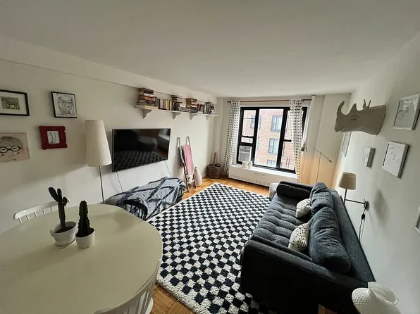 345 Clinton Ave APT 12A, Brooklyn, NY 11238