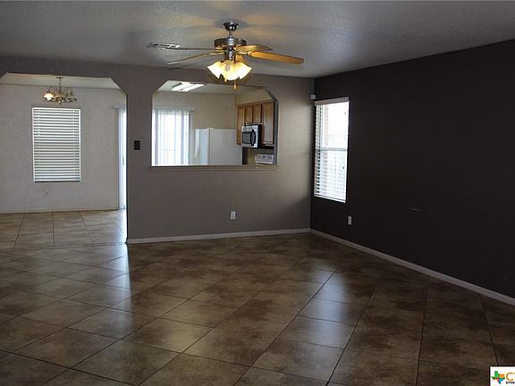4th image of 2211 Price Dr