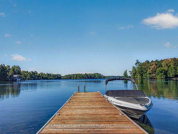 3rd image of 24 Deer Point Rd