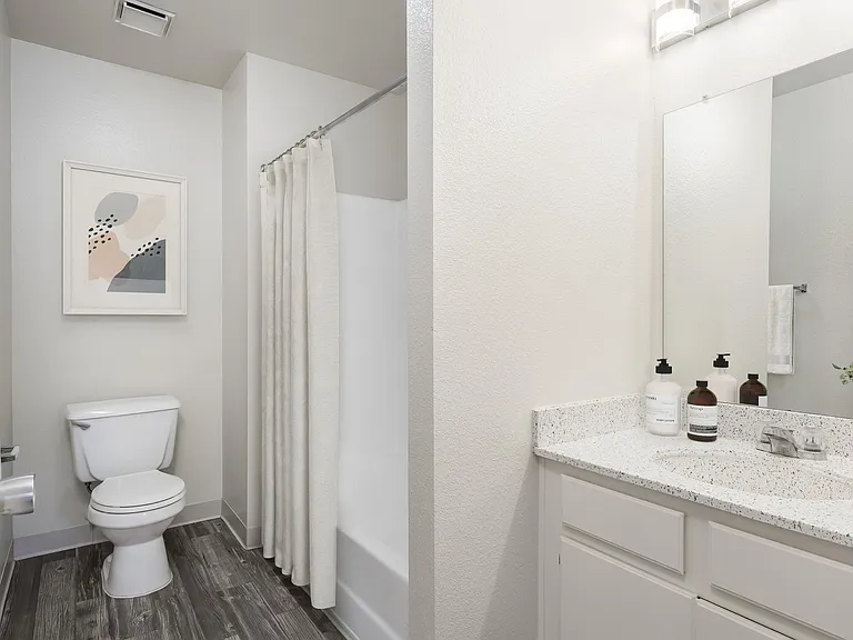 Boulevard Apartments — Photo 14