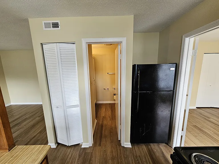514 E Harden St #I — Photo 14
