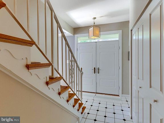 4th image of 6673 McLean Dr