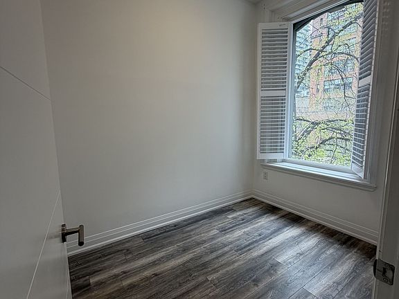 5th image of 215 Jarvis St #4